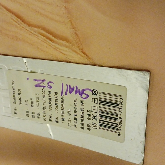 Y2KMODA CLASSIC BLOUSE , SZ.SMALL & teen Light peach top.layer designs. - Picture 10 of 11